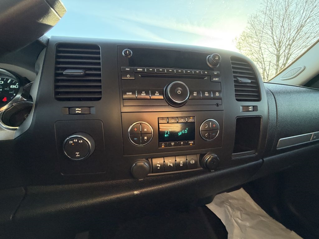 Chevrolet Silverado 2500HD LT Crew Cab 4WD 2013