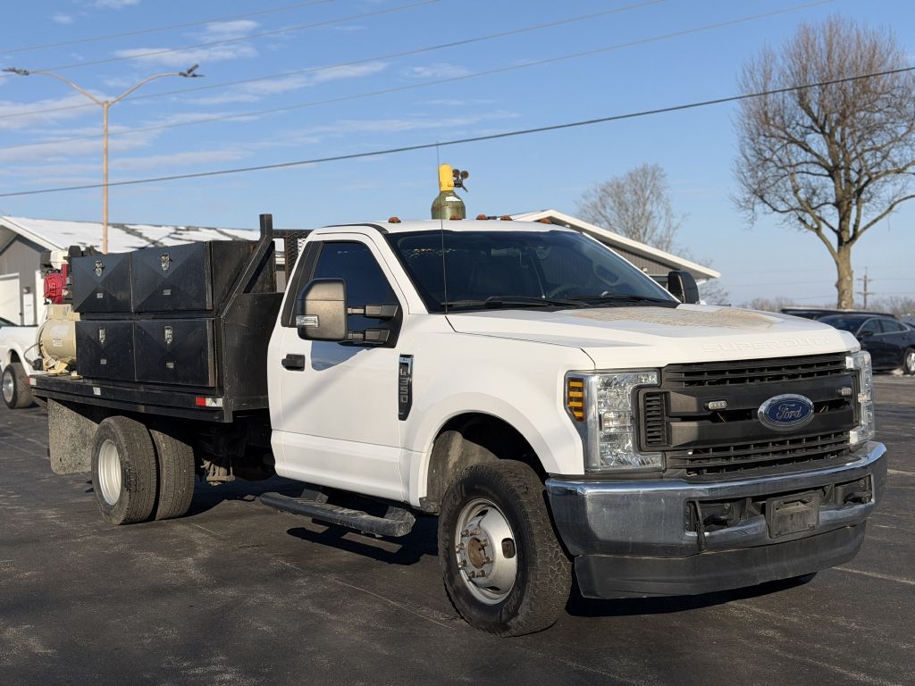 2019 Ford F-350 Super Duty Chassis Cab XL's photo