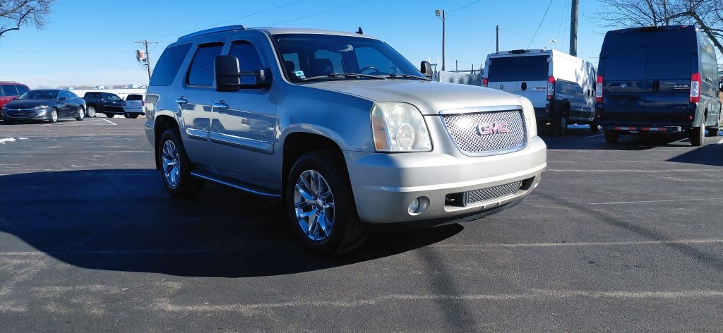 2007 GMC Yukon Denali's photo