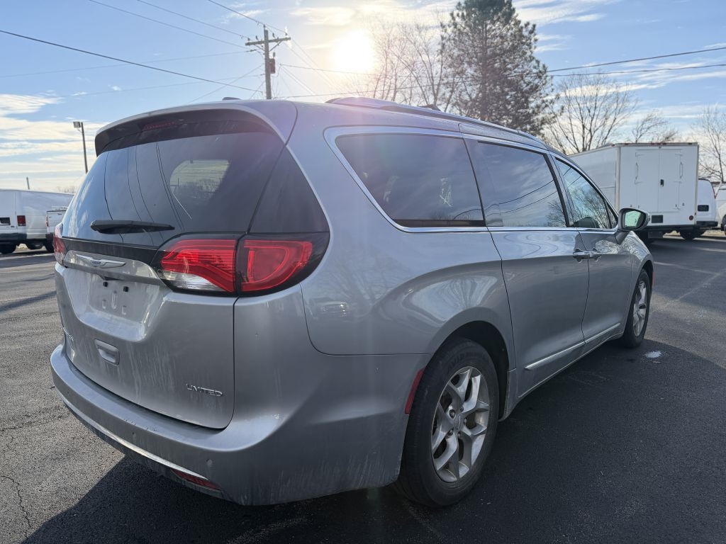 Chrysler Pacifica Limited 2018