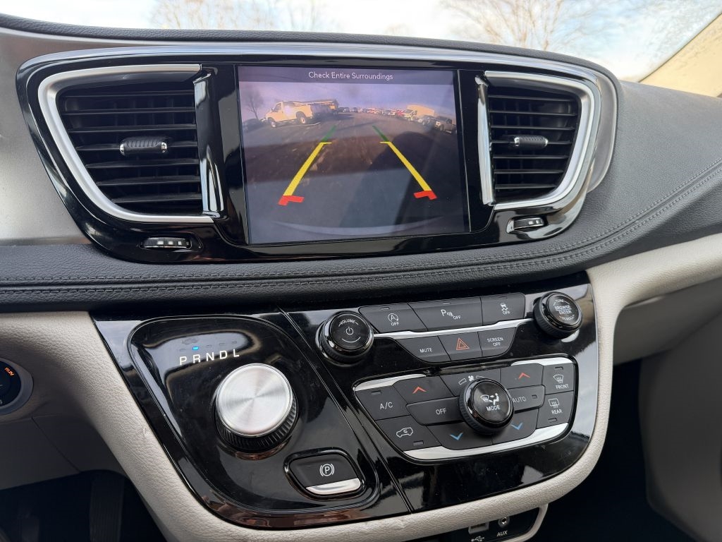 Chrysler Pacifica Limited 2018