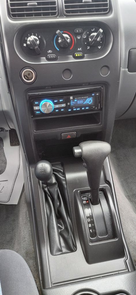 Nissan Frontier XE-V6 Crew Cab Long Bed 4WD 2003