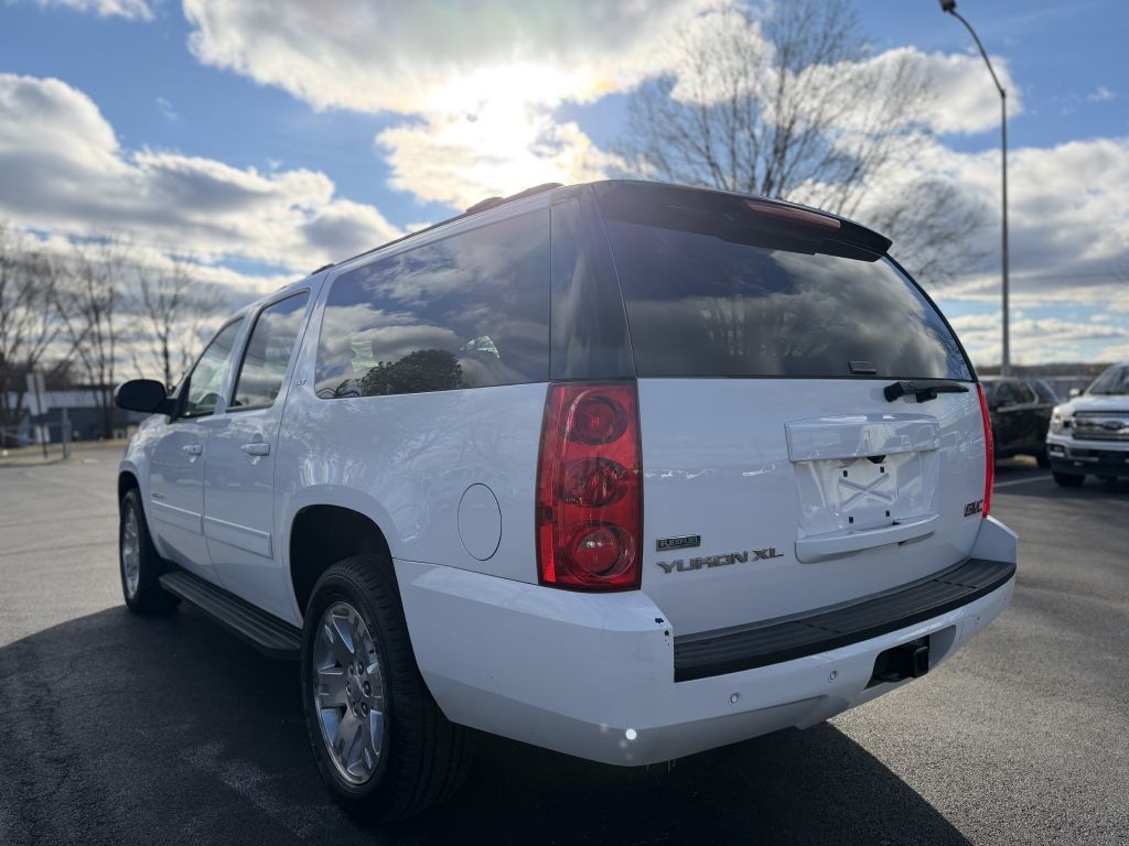 GMC Yukon XL SLT-1 1/2 Ton 4WD 2012