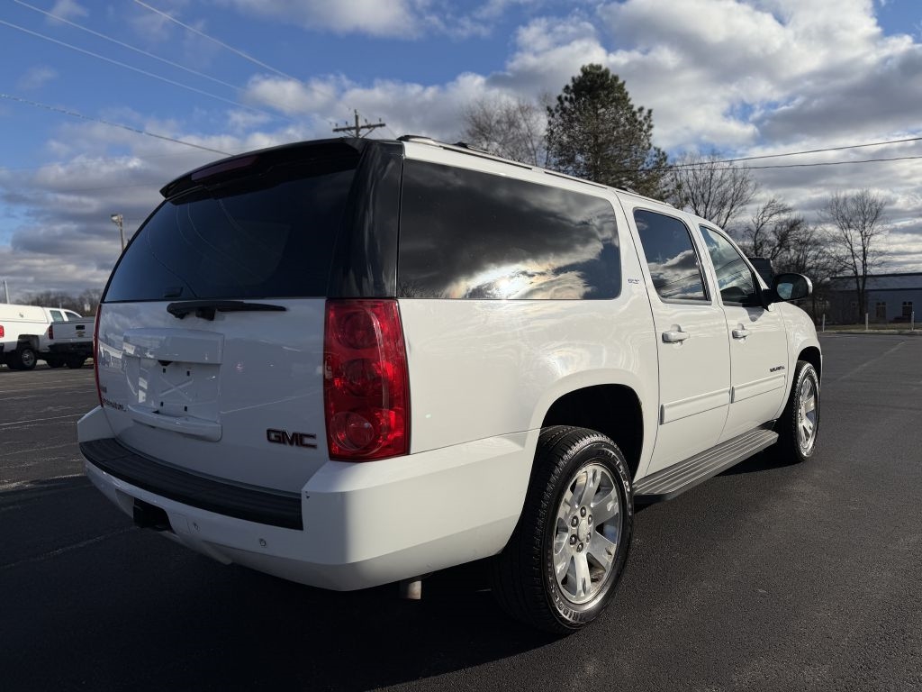 GMC Yukon XL SLT-1 1/2 Ton 4WD 2012