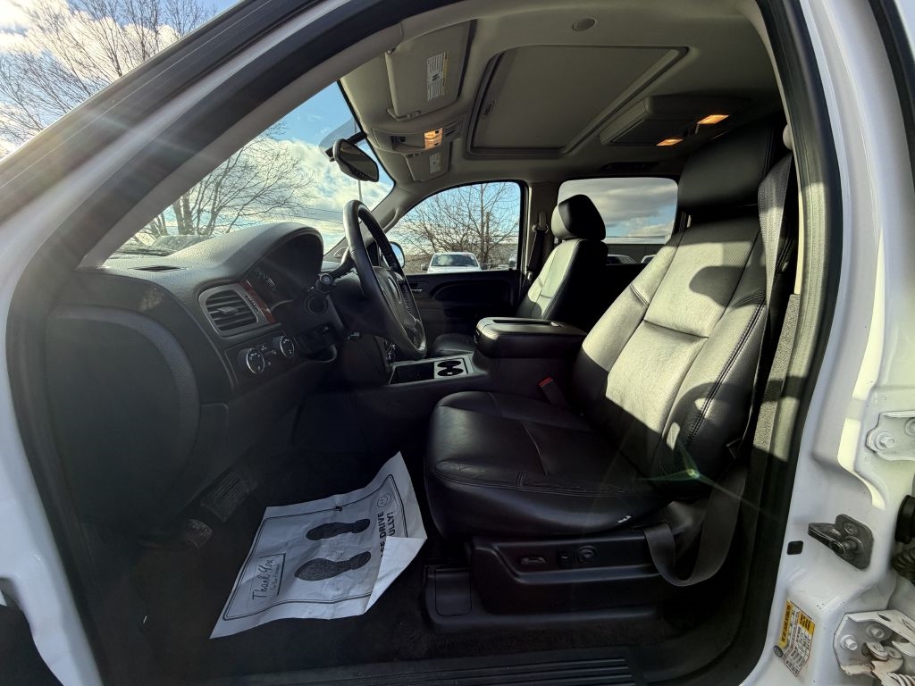 GMC Yukon XL SLT-1 1/2 Ton 4WD 2012