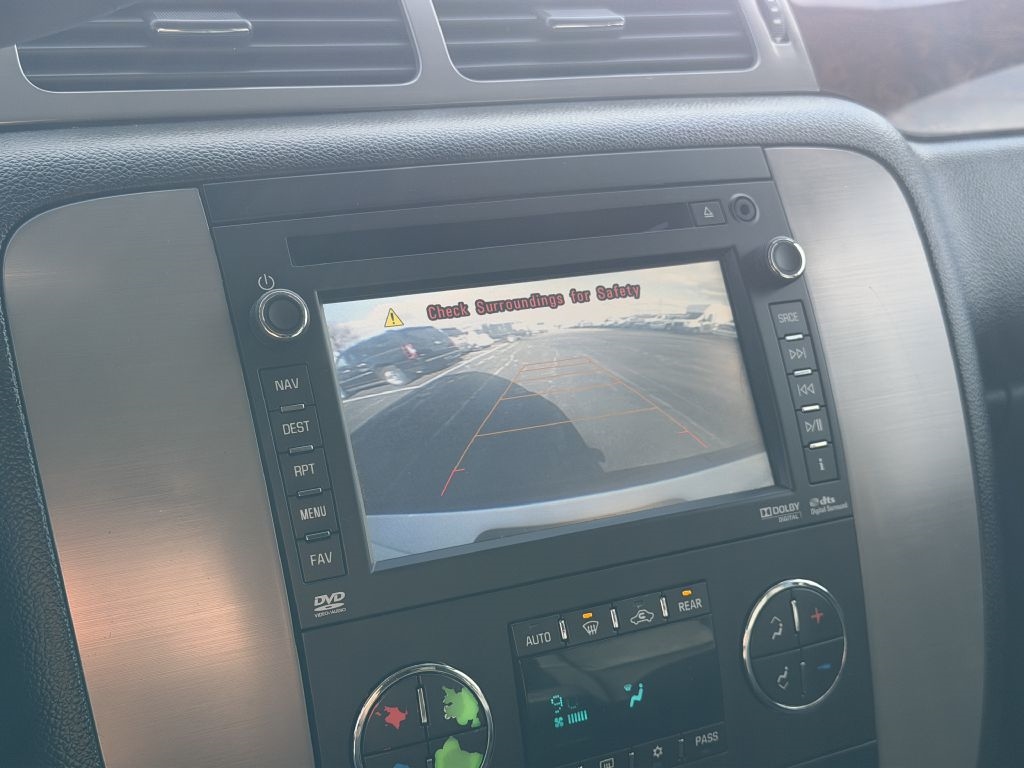 GMC Yukon XL SLT-1 1/2 Ton 4WD 2012