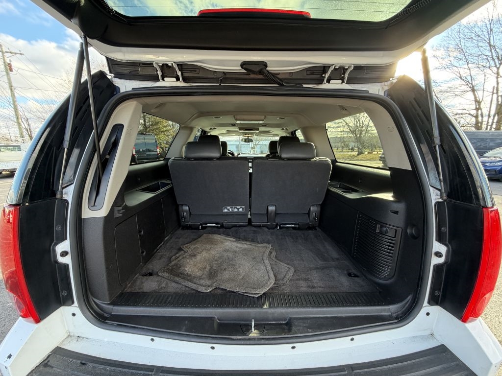 GMC Yukon XL SLT-1 1/2 Ton 4WD 2012