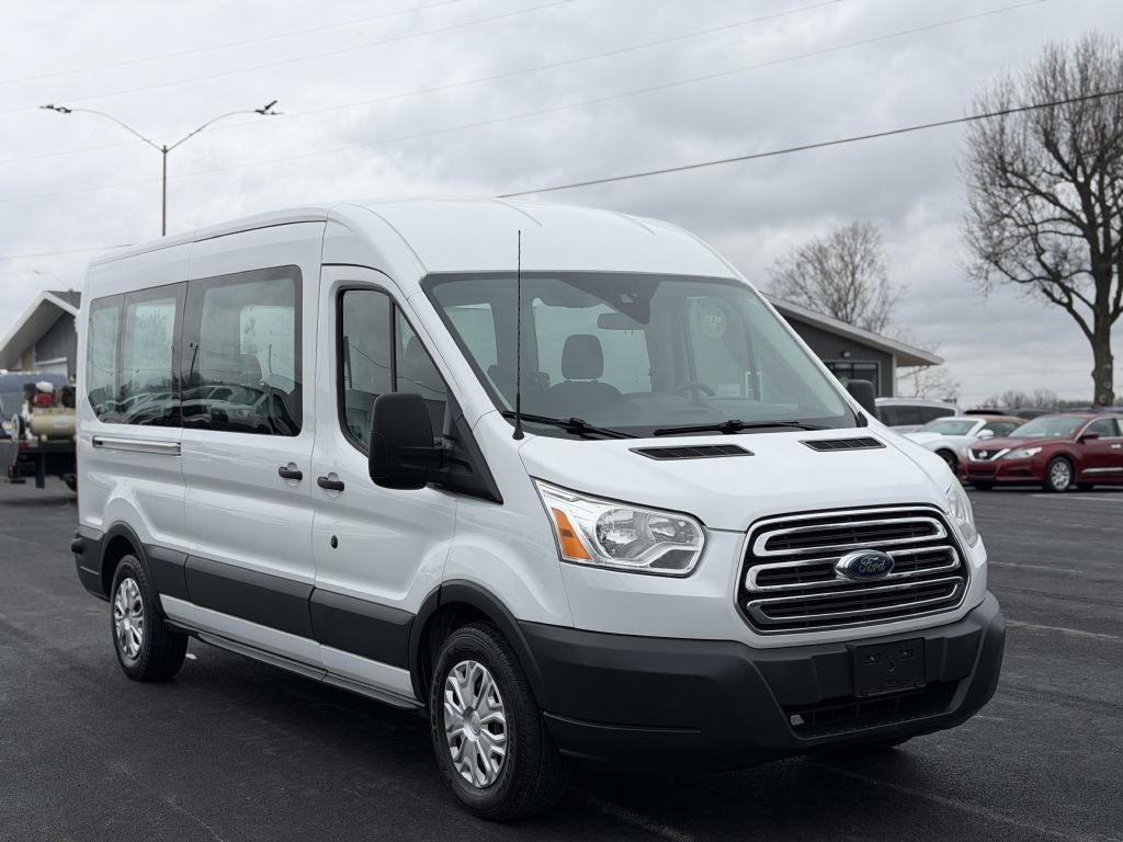 2015 Ford Transit 350 Wagon Med. Roof XL w/Sliding Pass. 148-in. WB