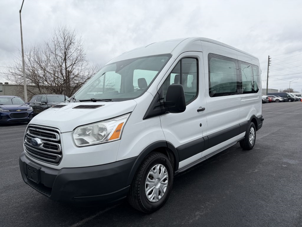 Ford Transit 350 Wagon Med. Roof XL w/Sliding Pass. 148-in. WB 2015