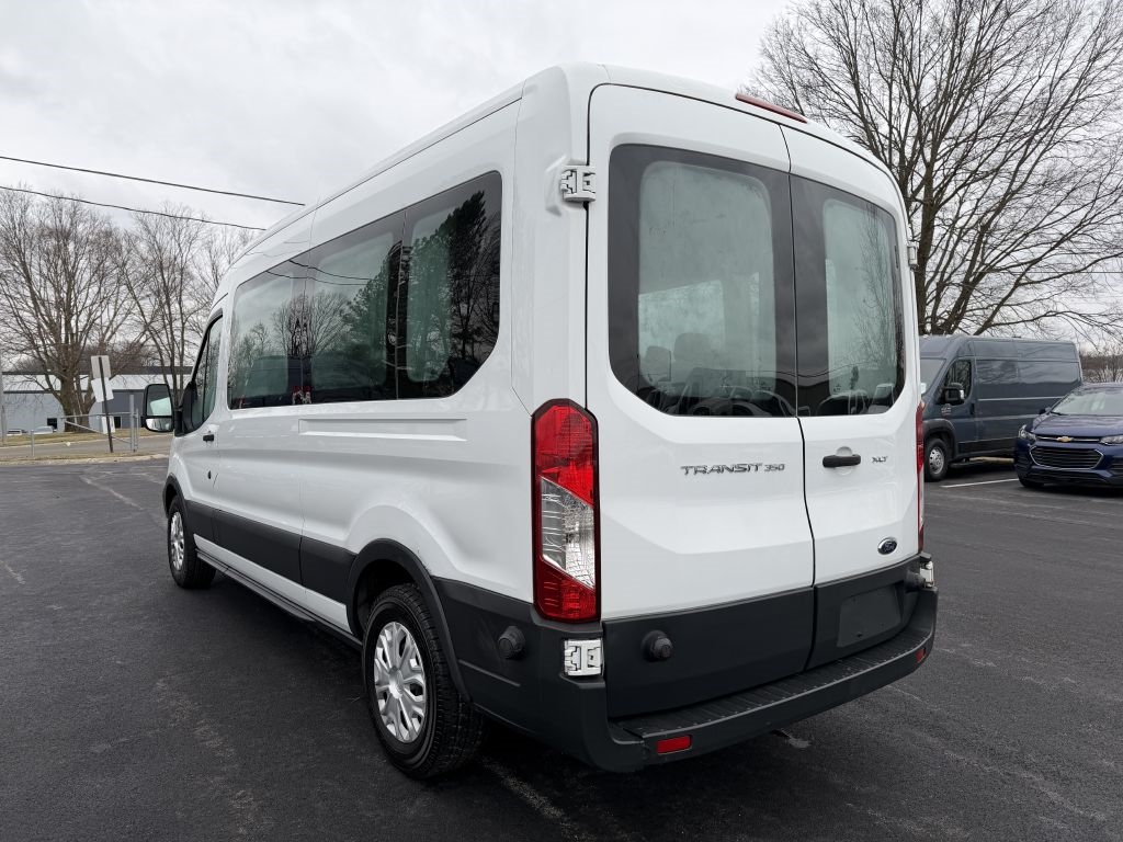 Ford Transit 350 Wagon Med. Roof XL w/Sliding Pass. 148-in. WB 2015