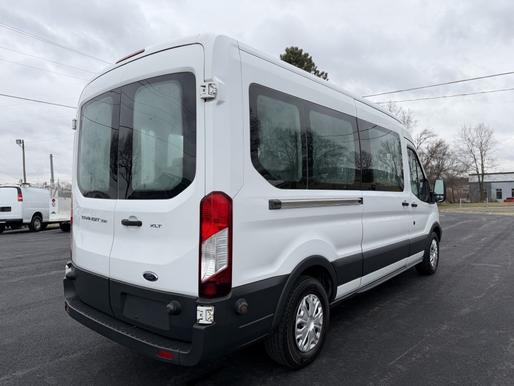 Ford Transit 350 Wagon Med. Roof XL w/Sliding Pass. 148-in. WB 2015