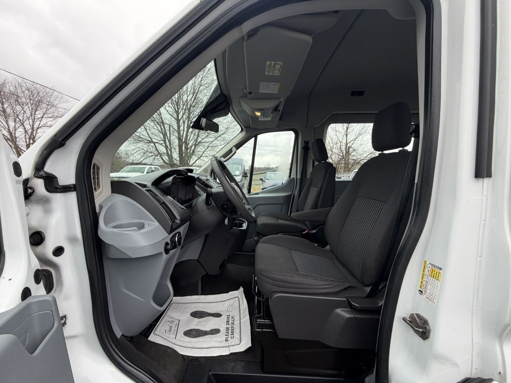 Ford Transit 350 Wagon Med. Roof XL w/Sliding Pass. 148-in. WB 2015