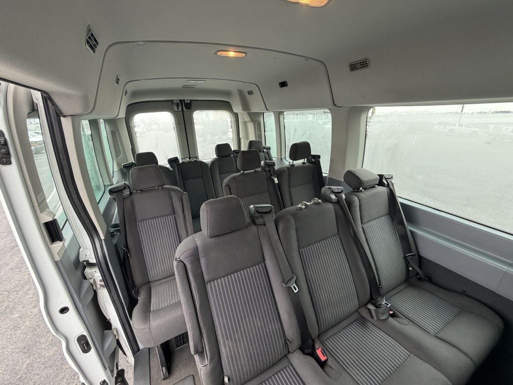 Ford Transit 350 Wagon Med. Roof XL w/Sliding Pass. 148-in. WB 2015