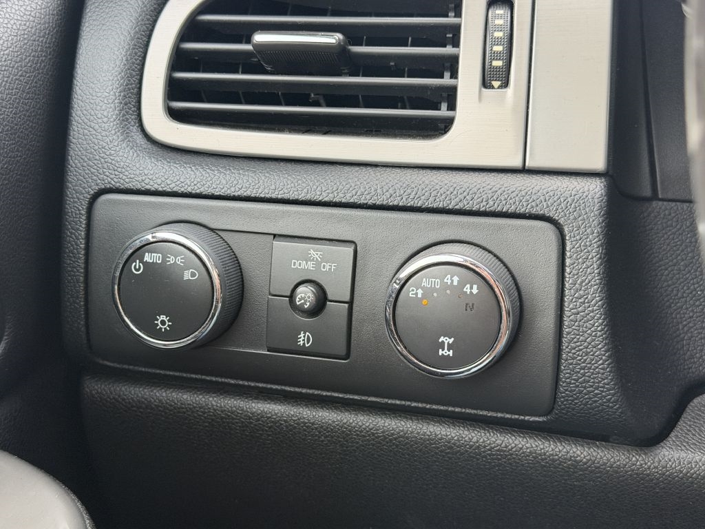 Chevrolet Silverado 1500 LTZ Crew Cab 4WD 2013