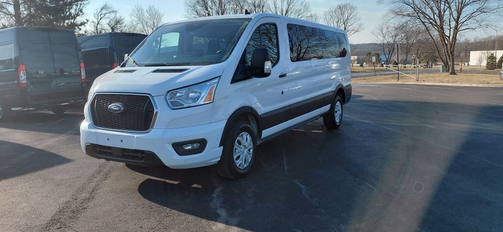 Ford Transit 350 Wagon Low Roof XL w/Sliding Pass. 148-in. WB 2022