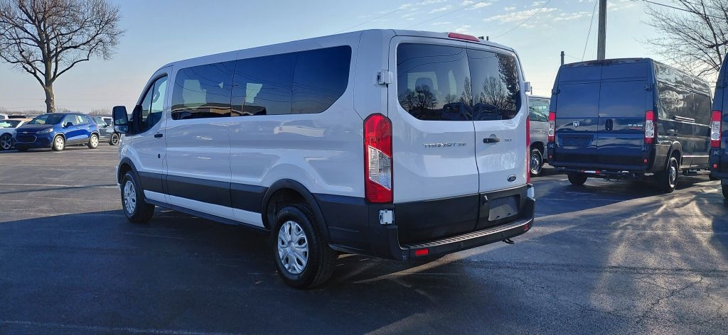 Ford Transit 350 Wagon Low Roof XL w/Sliding Pass. 148-in. WB 2022