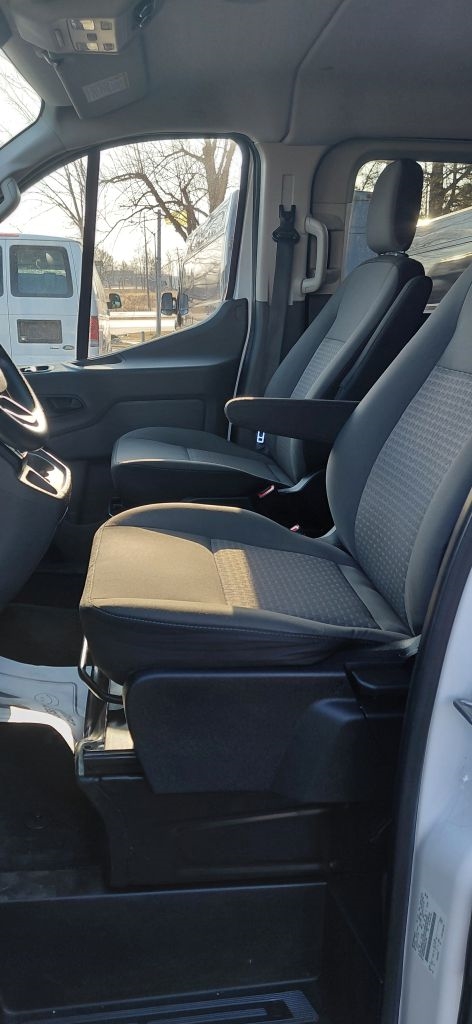 Ford Transit 350 Wagon Low Roof XL w/Sliding Pass. 148-in. WB 2022