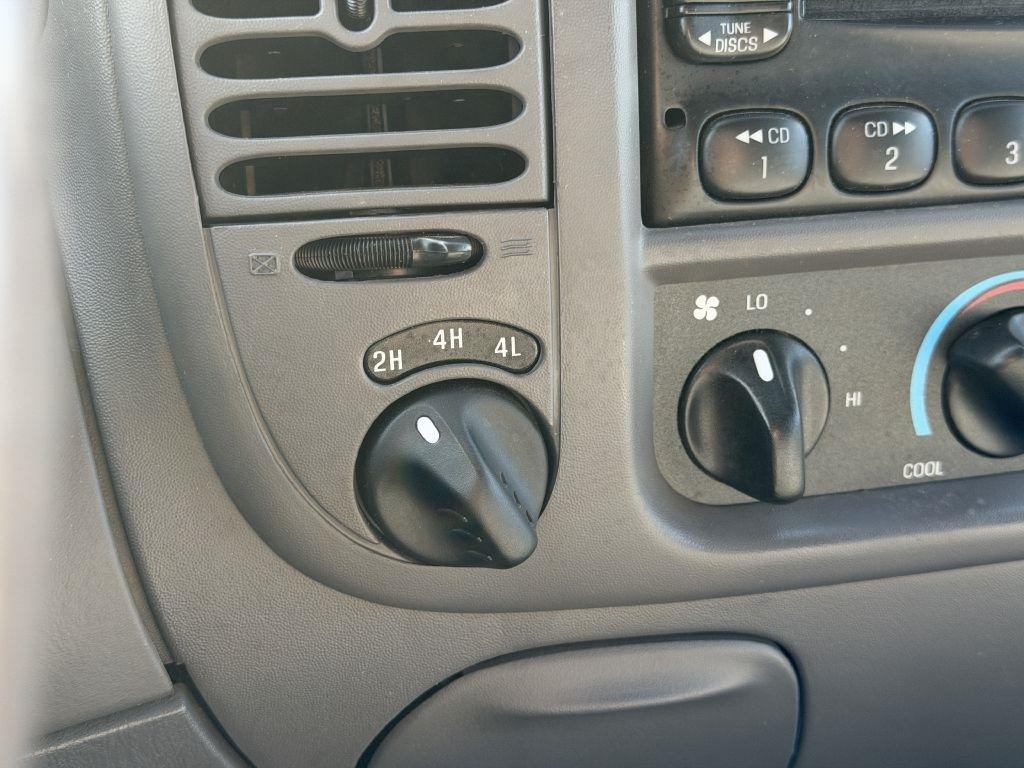 Ford F-150 XLT SuperCrew 4WD 2003