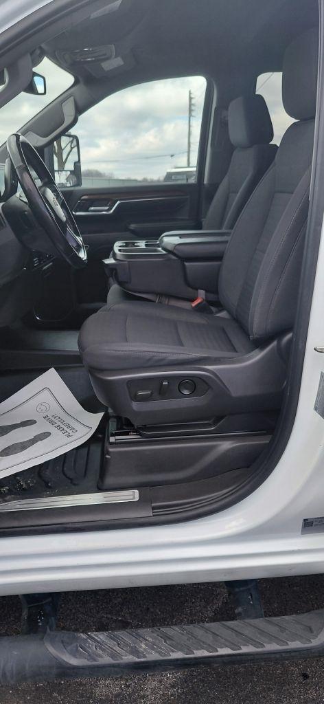 Chevrolet Silverado 3500HD LT Crew Cab 4WD 2024