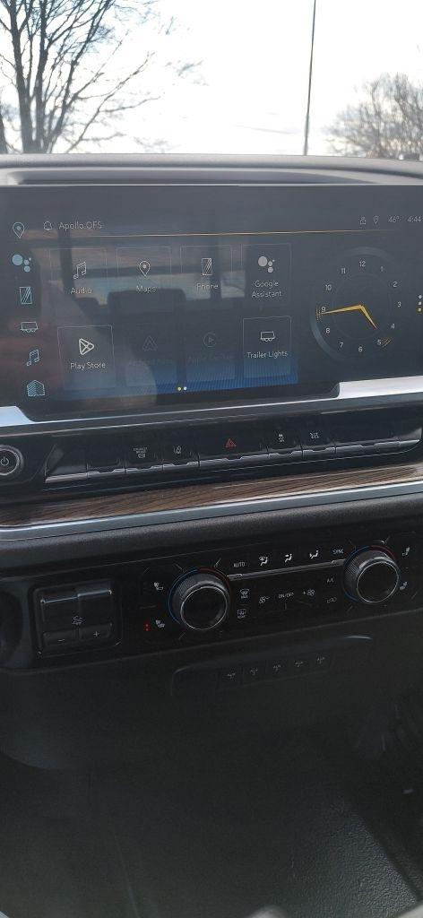 Chevrolet Silverado 3500HD LT Crew Cab 4WD 2024