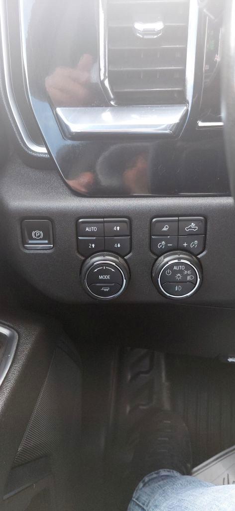 Chevrolet Silverado 3500HD LT Crew Cab 4WD 2024