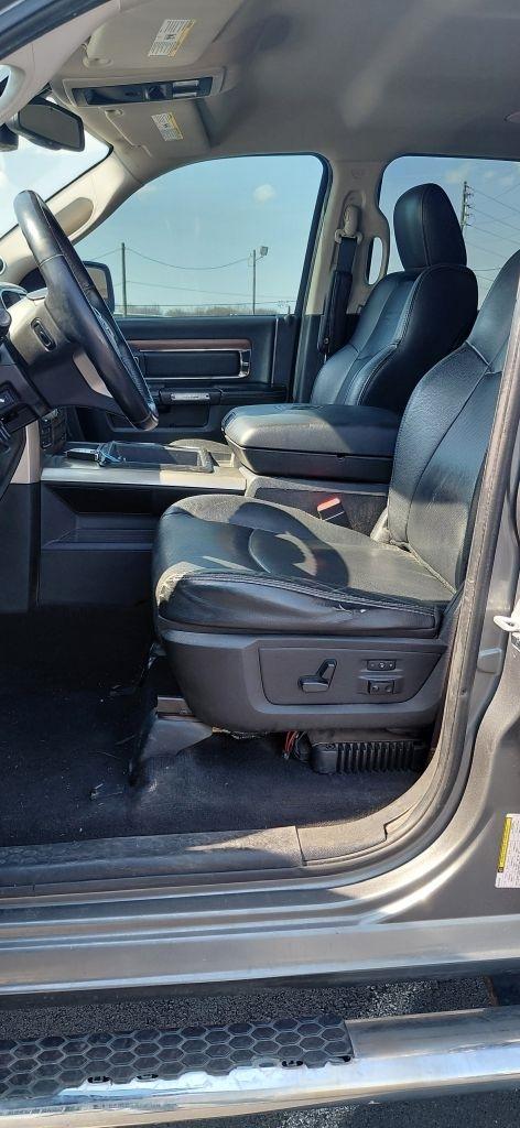 RAM 1500 Laramie Quad Cab 4WD 2013