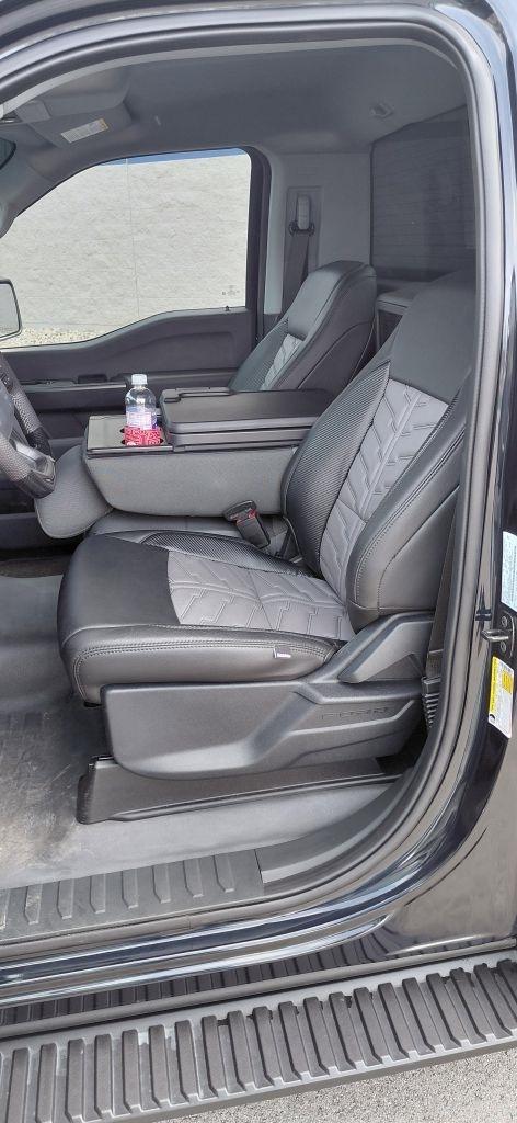 Ford F-150 XL 4WD 2024