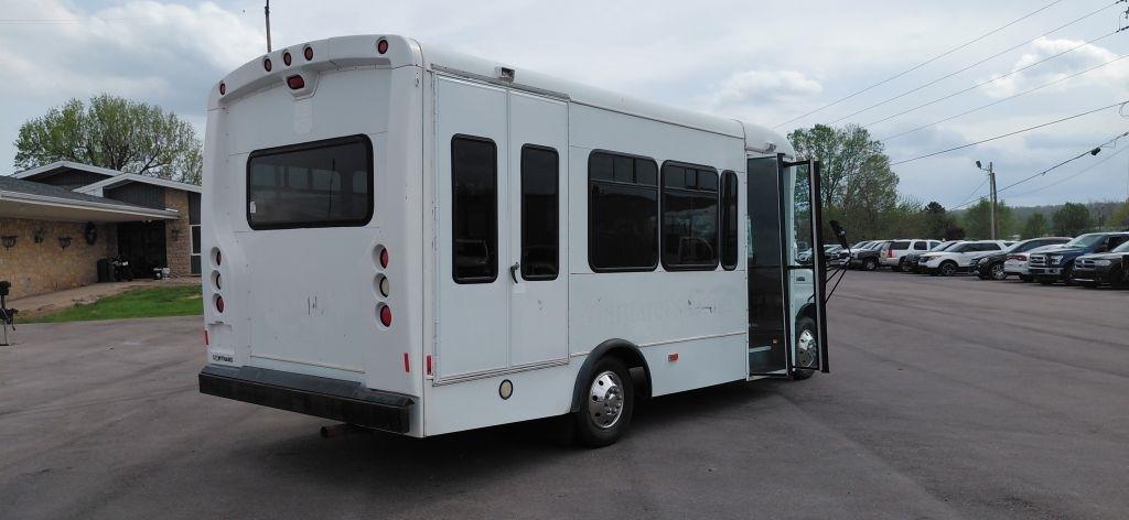 Ford Econoline E-350 Super Duty 2006