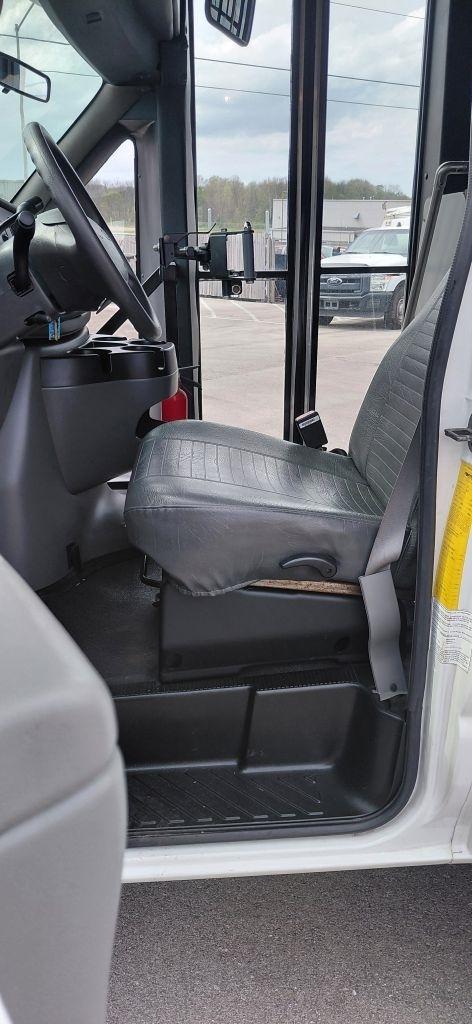 Ford Econoline E-350 Super Duty 2006