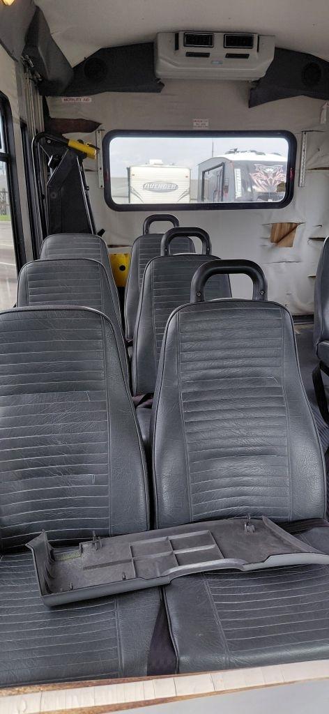 Ford Econoline E-350 Super Duty 2006