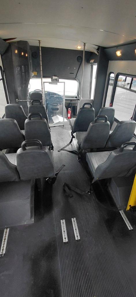 Ford Econoline E-350 Super Duty 2006