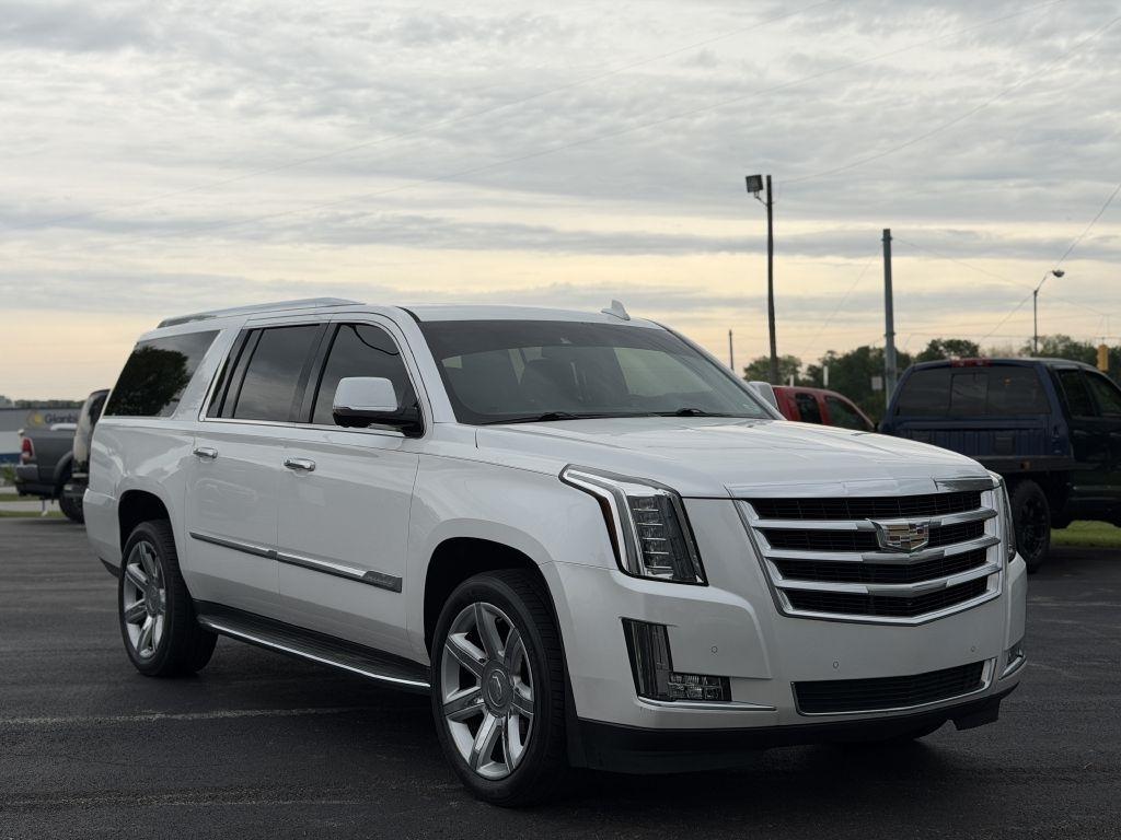 Cadillac Escalade ESV 2WD Luxury 2016