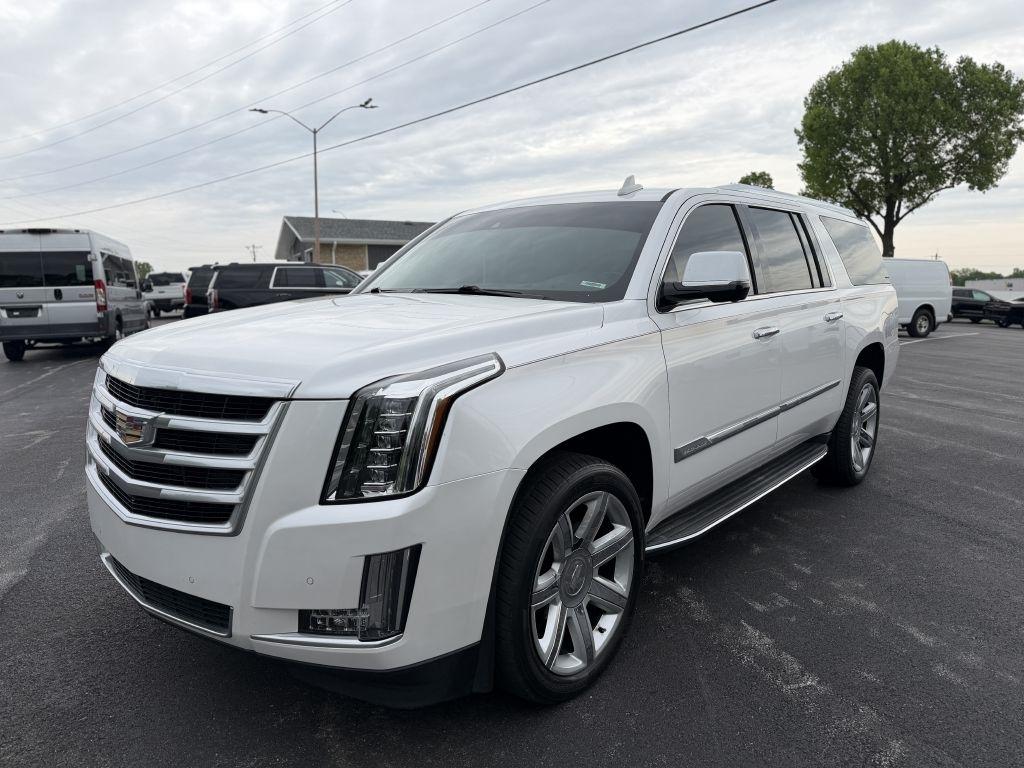 Cadillac Escalade ESV 2WD Luxury 2016