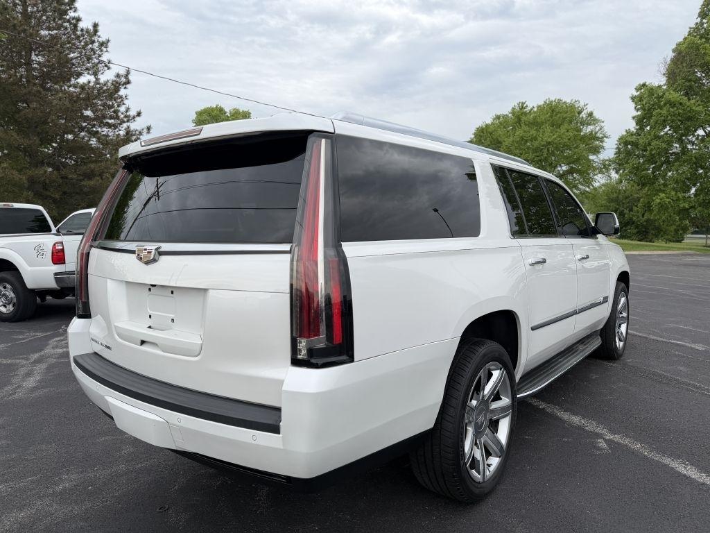 Cadillac Escalade ESV 2WD Luxury 2016