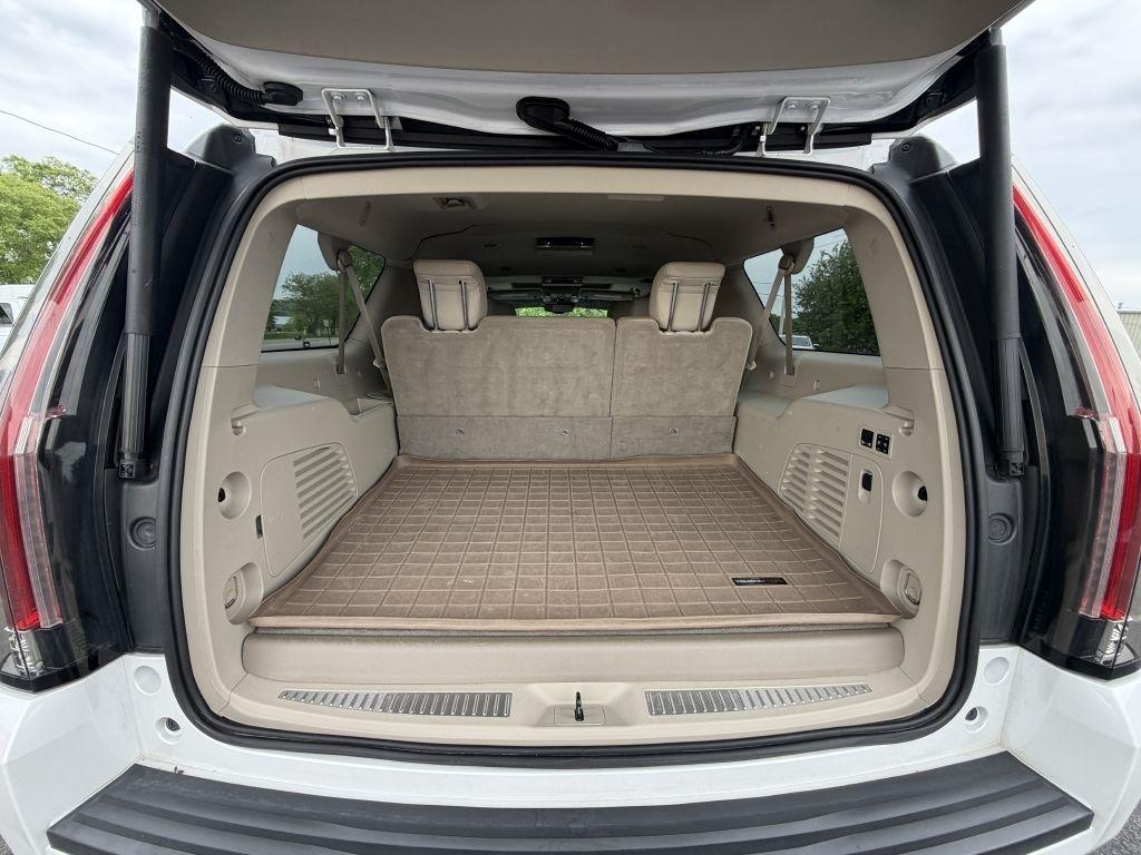 Cadillac Escalade ESV 2WD Luxury 2016