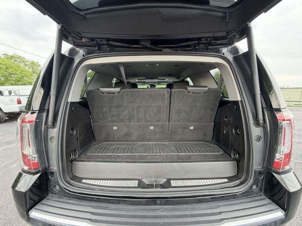 GMC Yukon Denali 4WD 2016