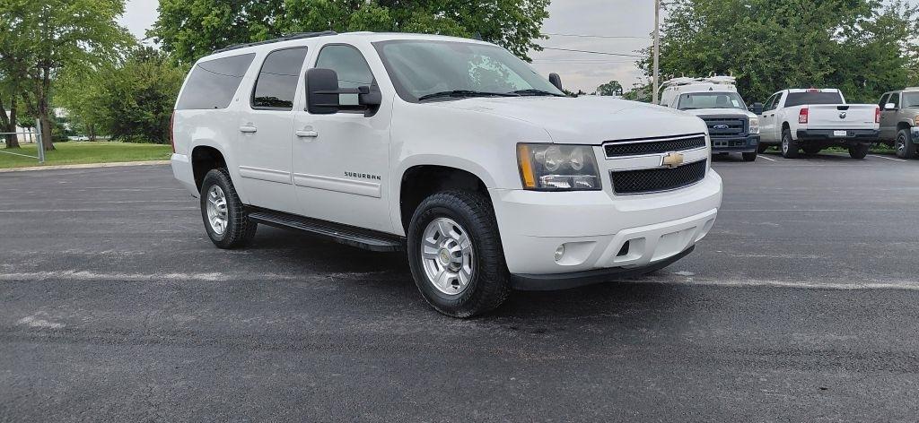 2011 Chevrolet Suburban 4WD 2500 LT's photo