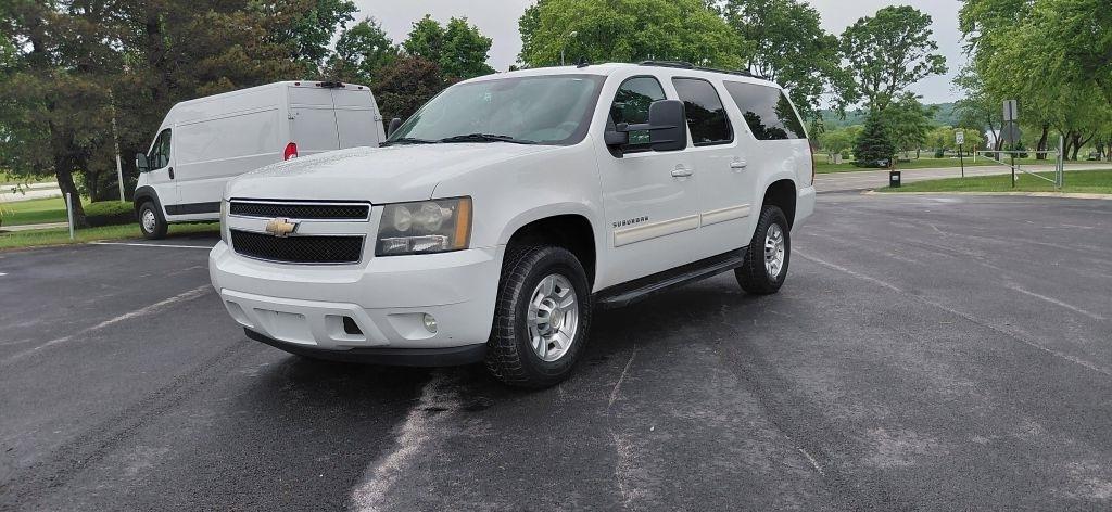 Chevrolet Suburban LT 2500 4WD 2011