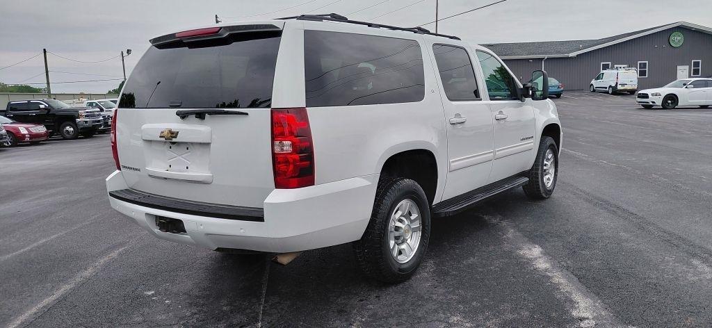 Chevrolet Suburban LT 2500 4WD 2011