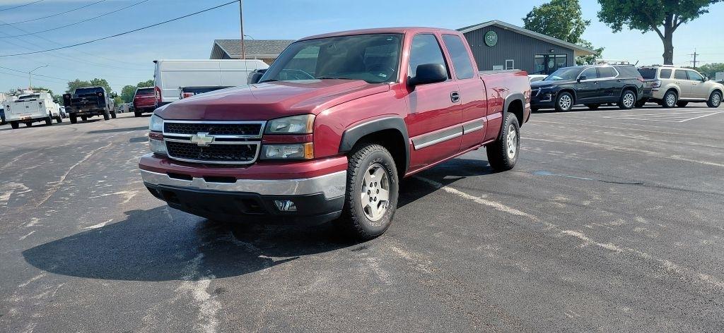 Chevrolet Silverado 1500 LS Ext. Cab 4WD 2006