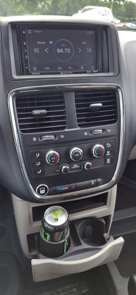 Dodge Grand Caravan SE 2012