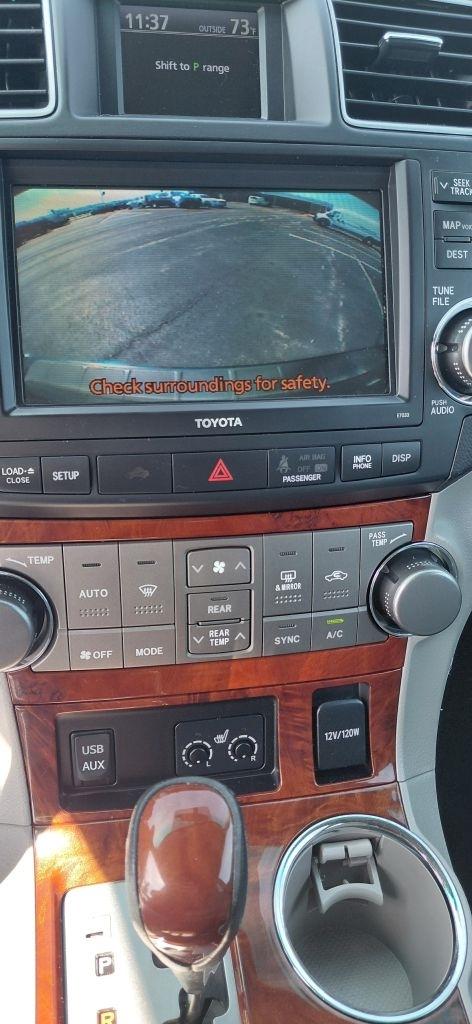 Toyota Highlander Limited 4WD 2011