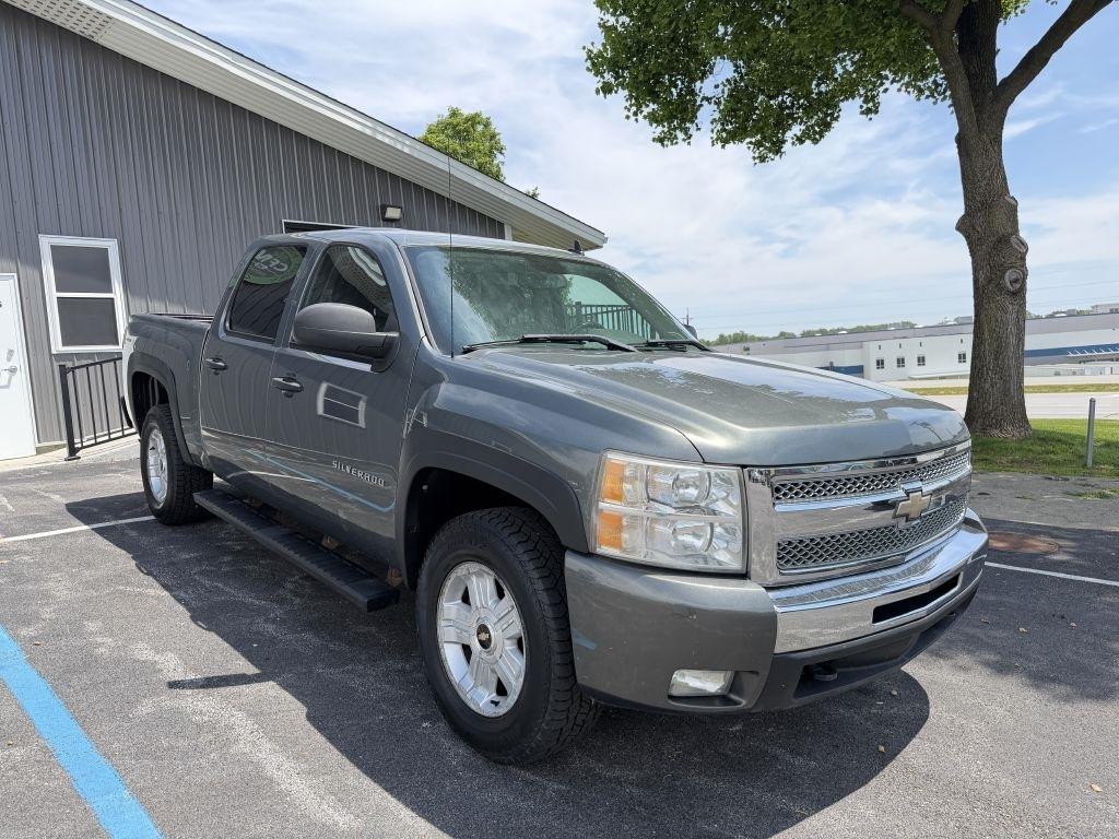 Chevrolet Silverado 1500 LT Crew Cab 4WD 2011