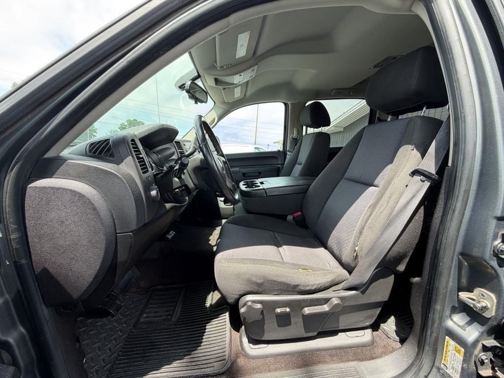 Chevrolet Silverado 1500 LT Crew Cab 4WD 2011