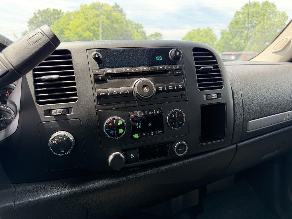 Chevrolet Silverado 1500 LT Crew Cab 4WD 2011