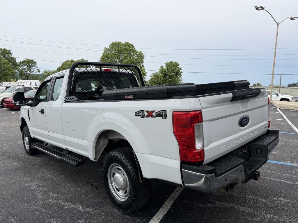 Ford F-250 SD XL SuperCab 4WD 2017
