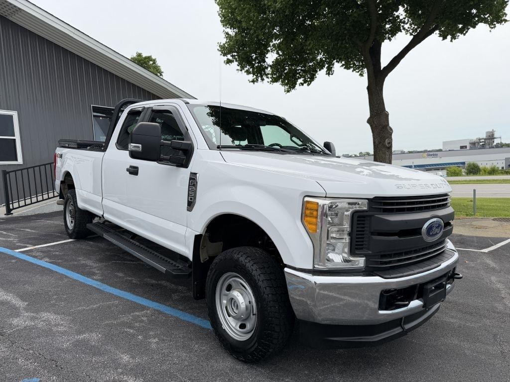 Ford F-250 SD XL SuperCab 4WD 2017