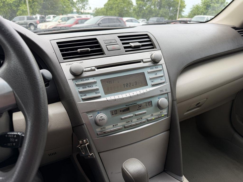 Toyota Camry Hybrid Sedan 2009