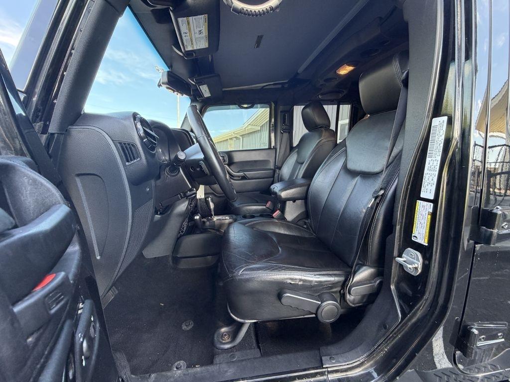 Jeep Wrangler Unlimited Sahara 4WD 2014