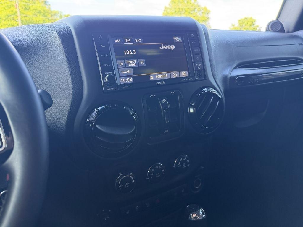 Jeep Wrangler Unlimited Sahara 4WD 2014
